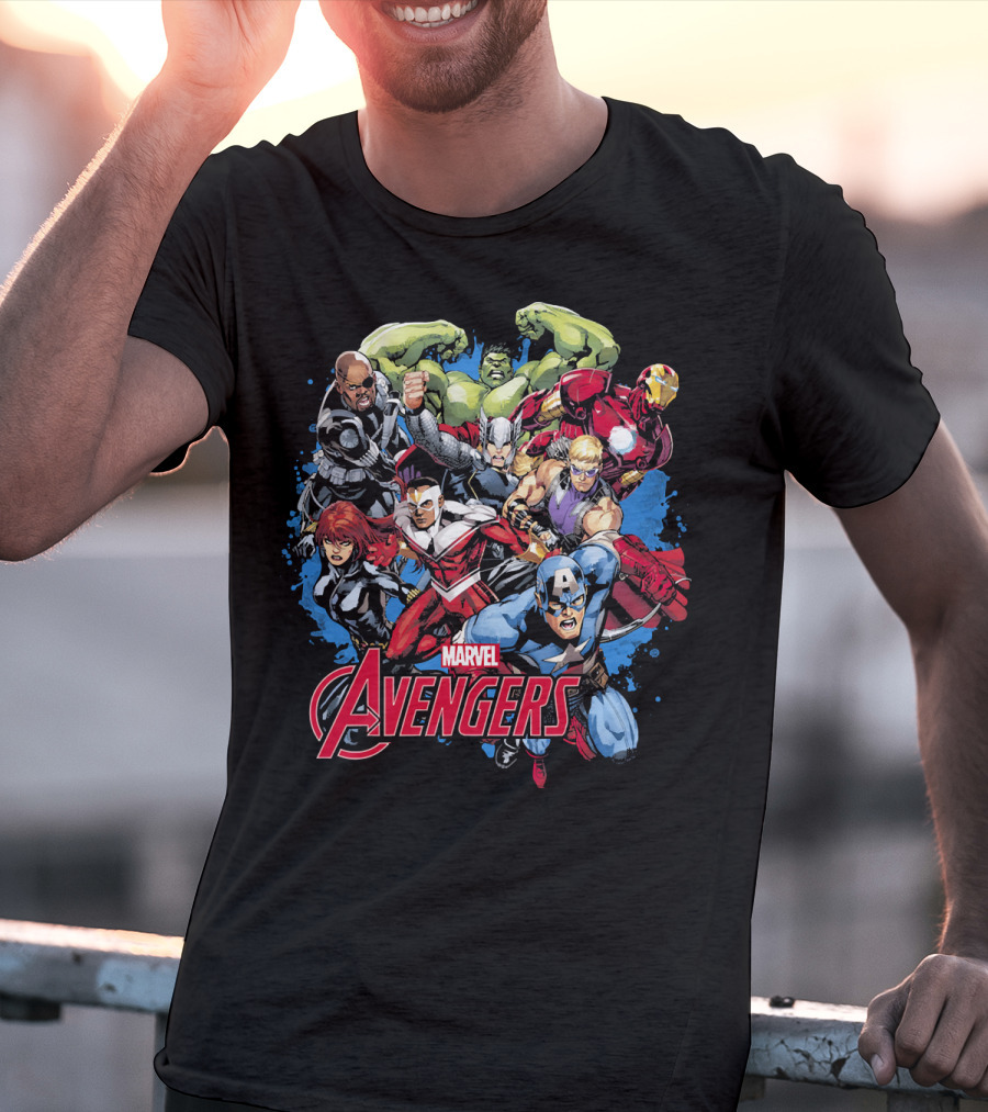 Marvel Avengers Captain Thor Hulk Iron Man Black Widow Comic Assemblage T-Shirt
