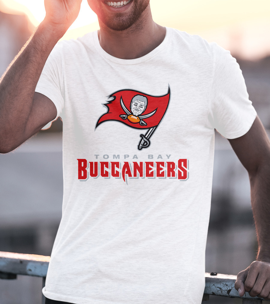 Tompa Bay Buccaneers Brady Flag NFL T-Shirt