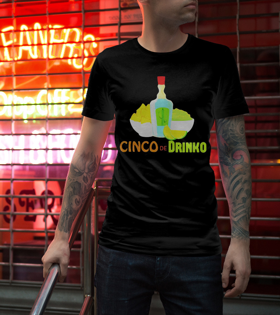 Cinco De Drinko Cinco De Mayo Wine Lemon Cocktail Bottle Lime Chips T-Shirt