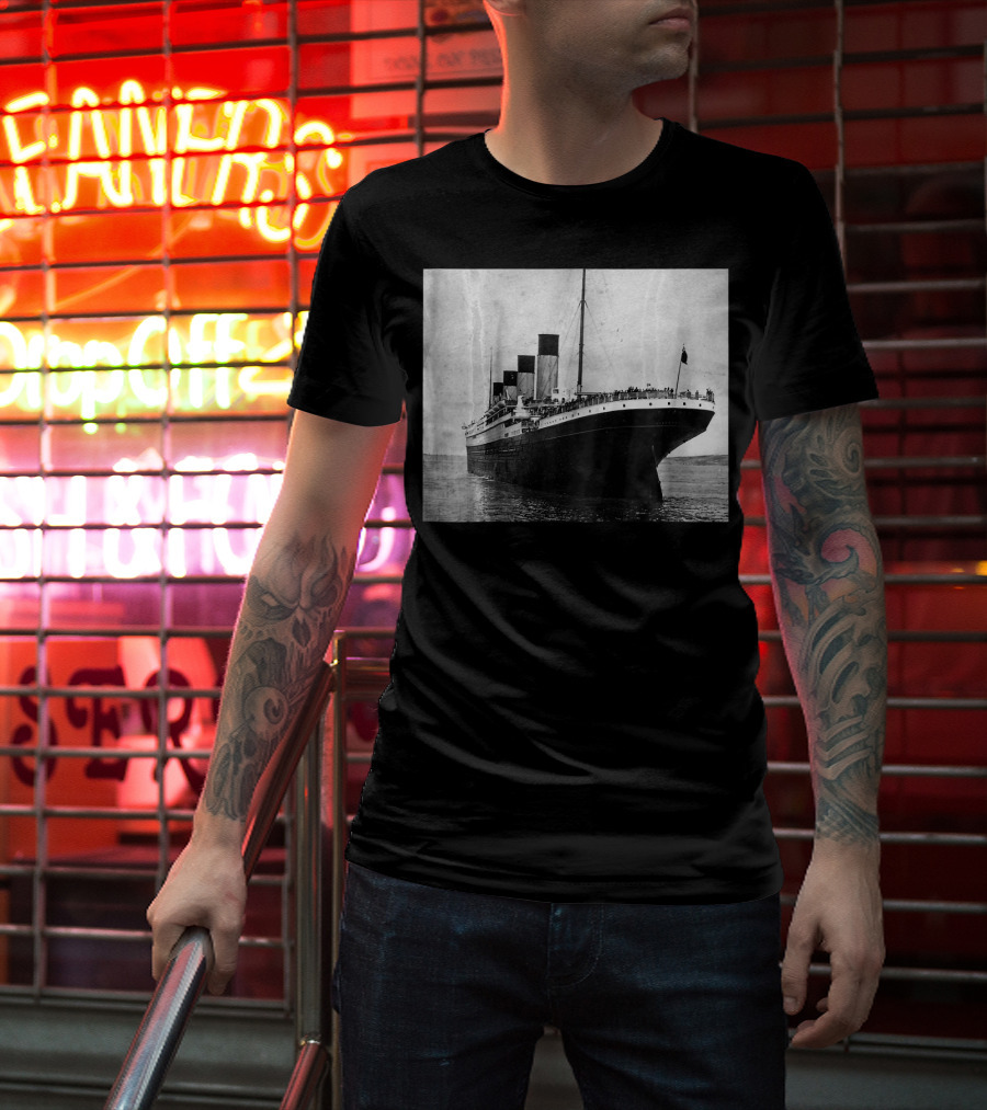 Kids The Titanic Setting Sail Iconic Ocean Liner Image T-Shirt