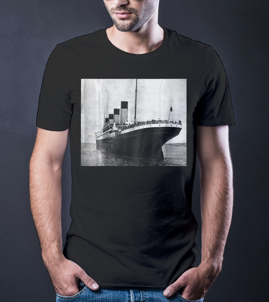 Kids The Titanic Setting Sail Iconic Ocean Liner Image T-Shirt