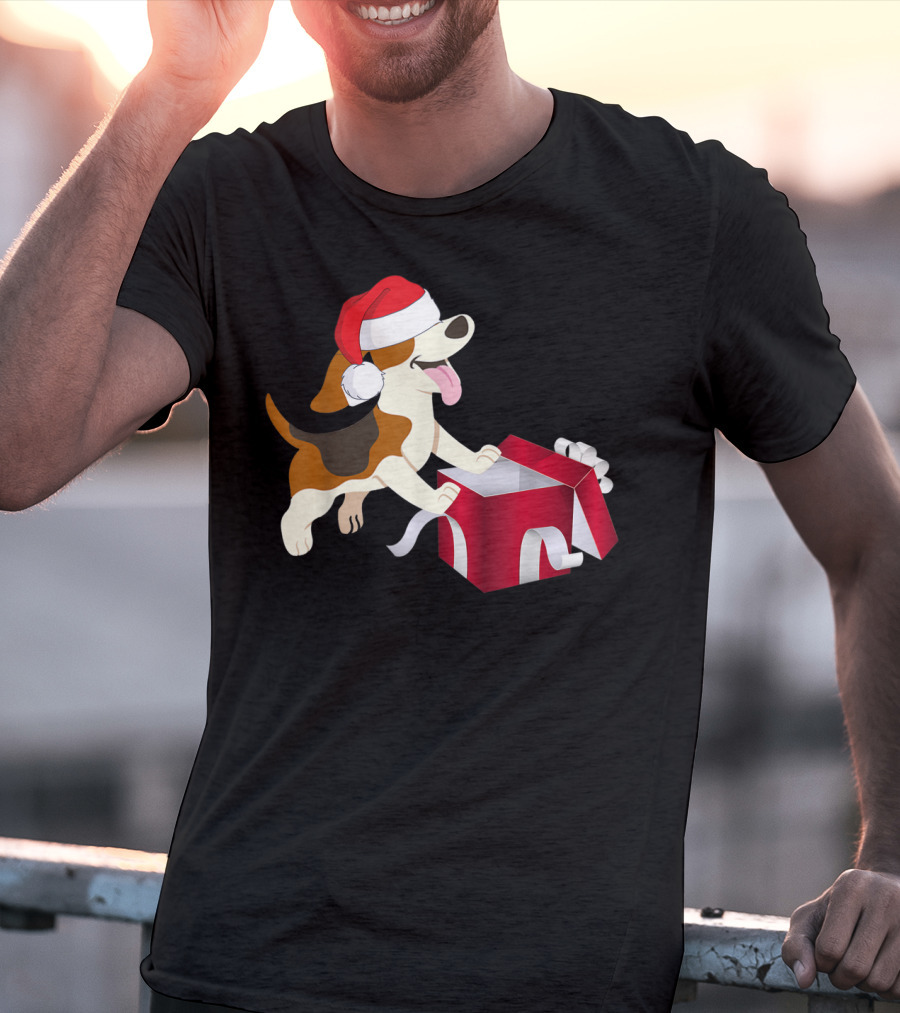 Beagle Dog Christmas Funny Santa Hat With Gift Box T-Shirt