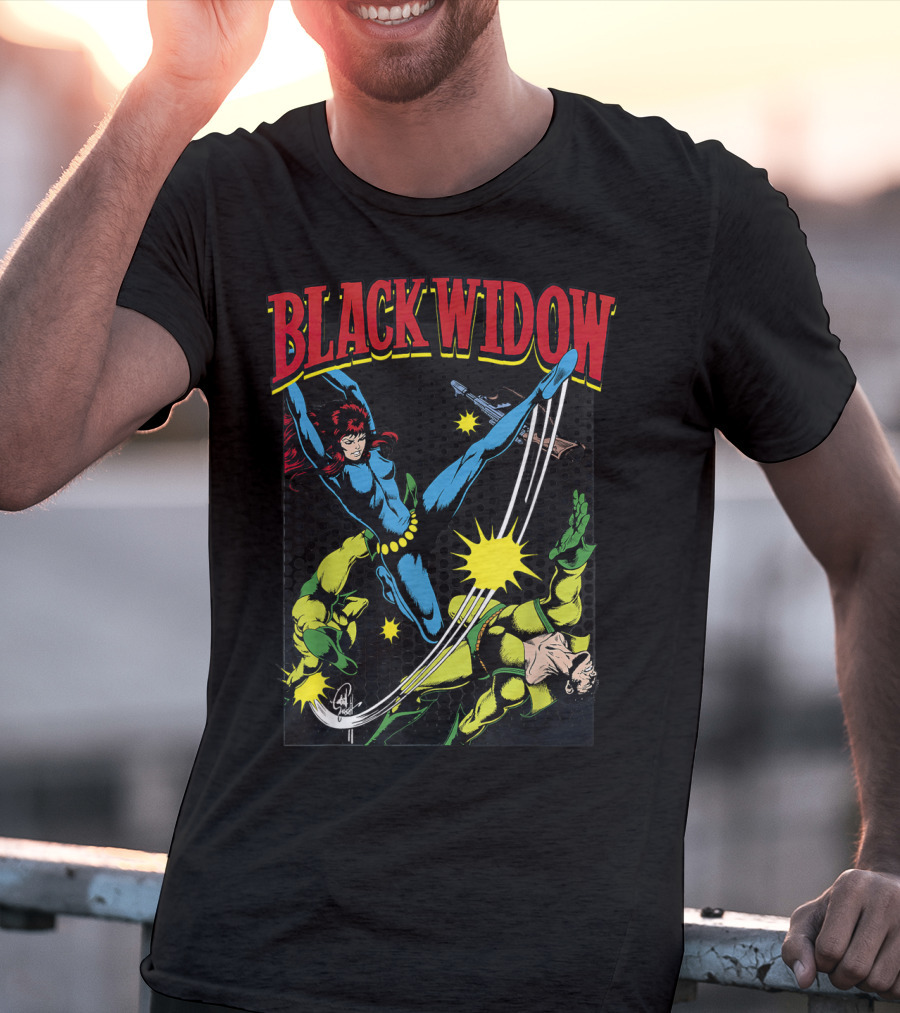 Marvel Black Widow Classic Comic Action Scene T-Shirt