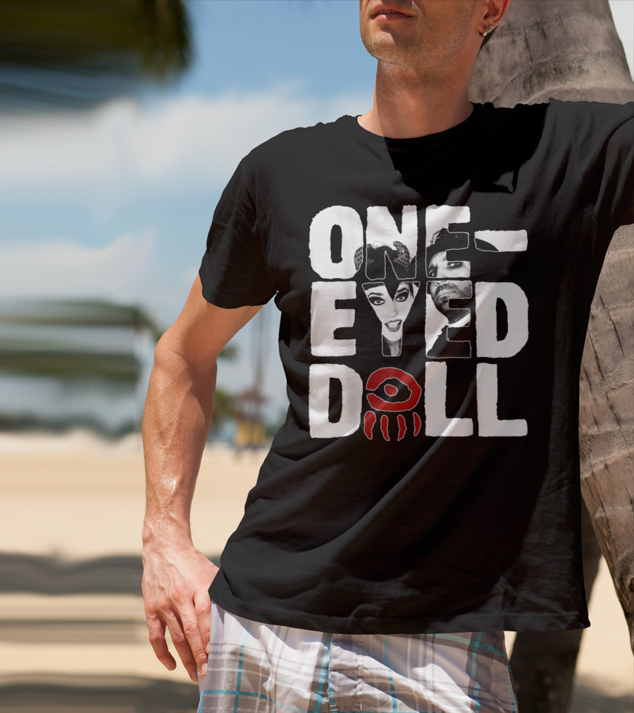 OneEyed Doll Band Selfie Eye Classicfit T-Shirt
