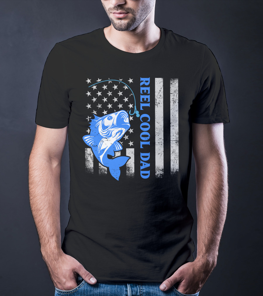 Reel Cool Dad Fishing Bass American Flag Stars Stripes Father's Day T-Shirt