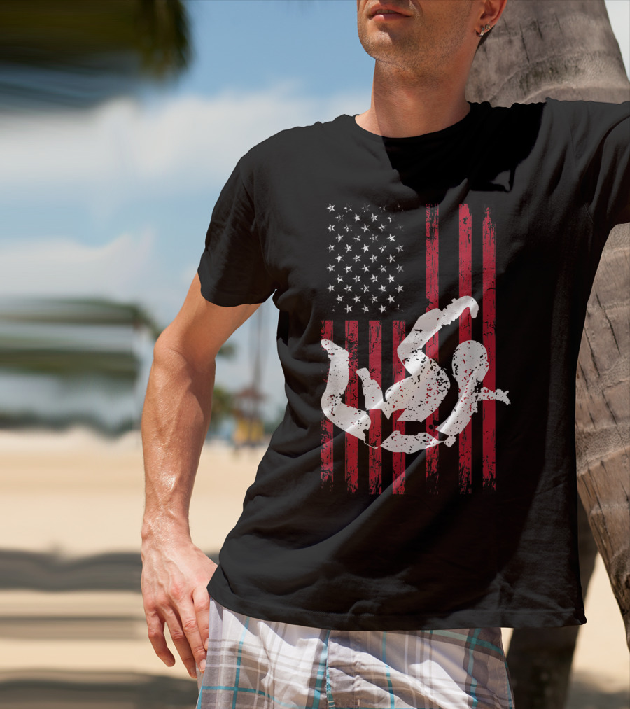 Vintage USA Flag Skydiver Parachuting T-Shirt