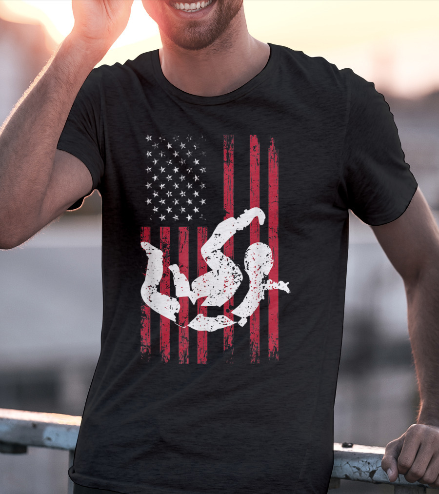 Vintage USA Flag Skydiver Parachuting T-Shirt