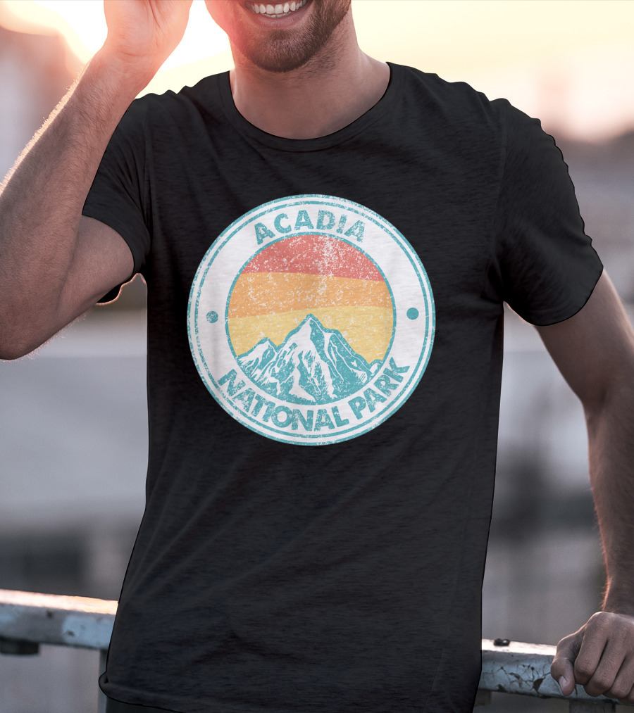 Acadia National Park Vintage Mountain Sunset Circle Badge T-Shirt
