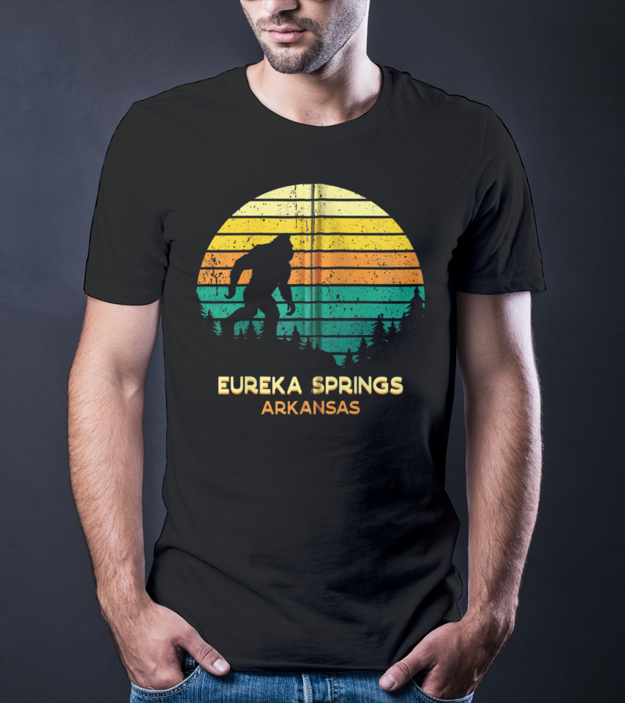 Eureka Springs Arkansas Retro Bigfoot Silhouette Sunset T-Shirt