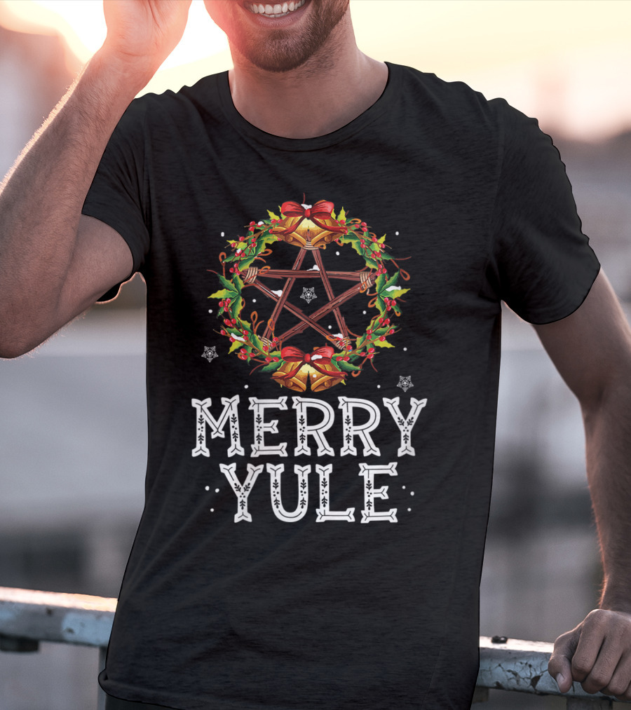 Merry Yule Holly Wreath With Pentagram And Bells T-Shirt