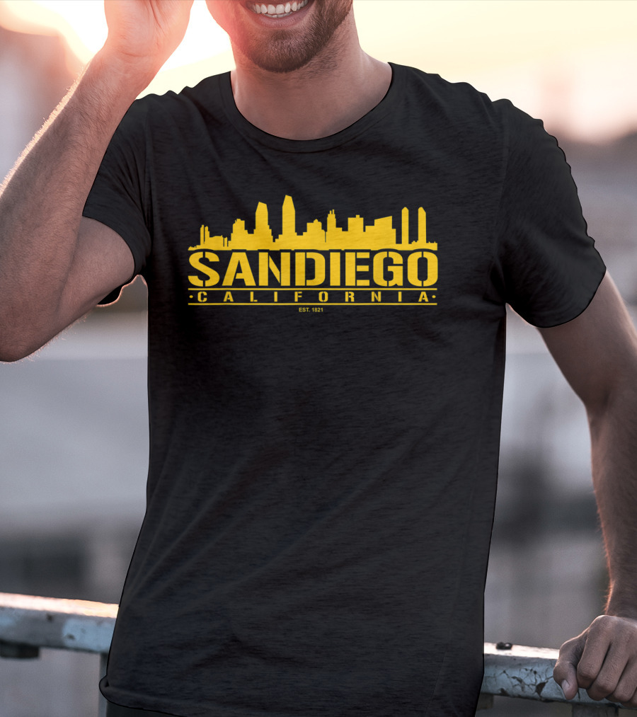 San Diego California Skyline Est. 1821 Cool Classic Look T-Shirt