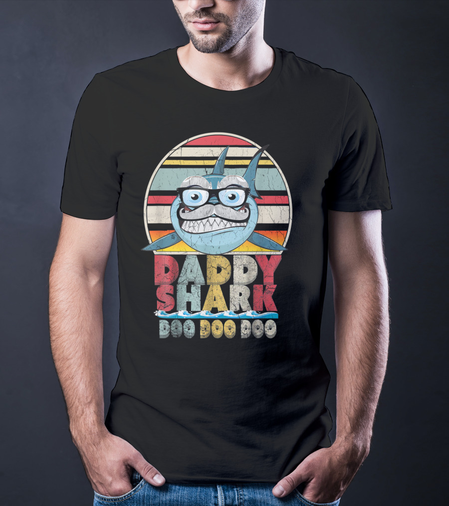 DADDY SHARK DOO DOO DOO Vintage Cute Shark With Glasses T-Shirt