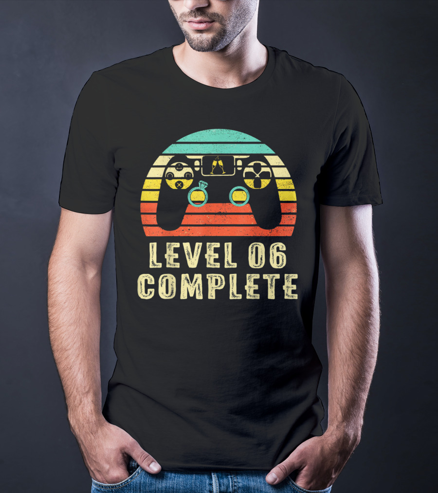 Level 06 Complete Vintage Gamer Controller Celebrate 6th Wed T-Shirt
