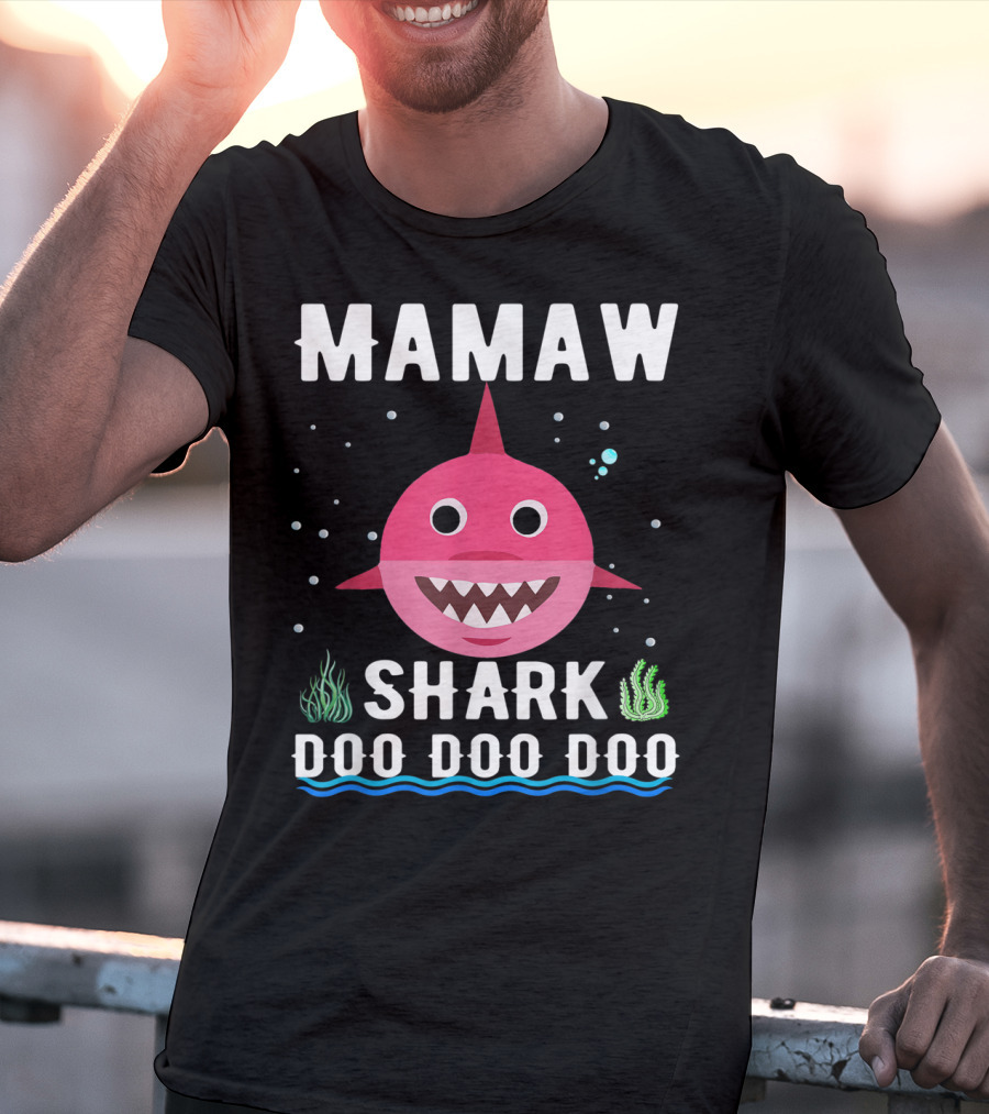 Mamaw Shark Doo Doo Doo Family Pink Shark Illustration Bubbles Waves Seaweed T-Shirt