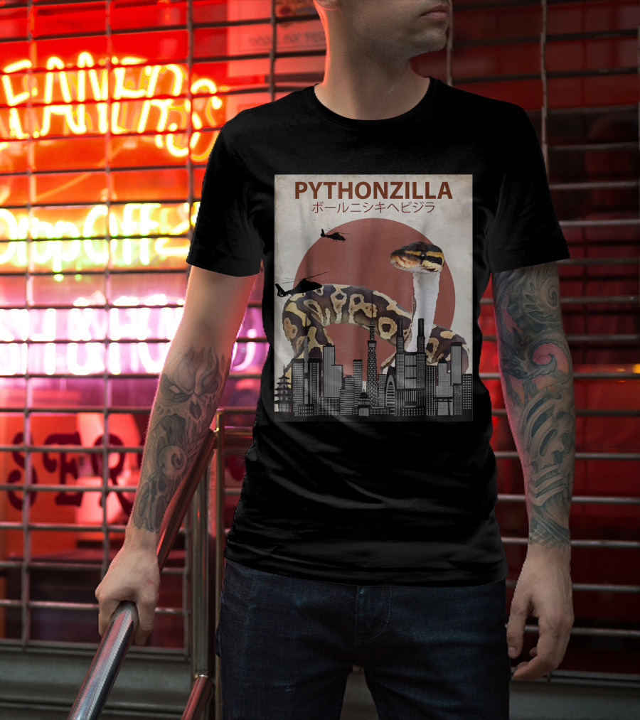 Pythonzilla Ball Python Funny Snake Skyline Helicopter Japanese Text T-Shirt