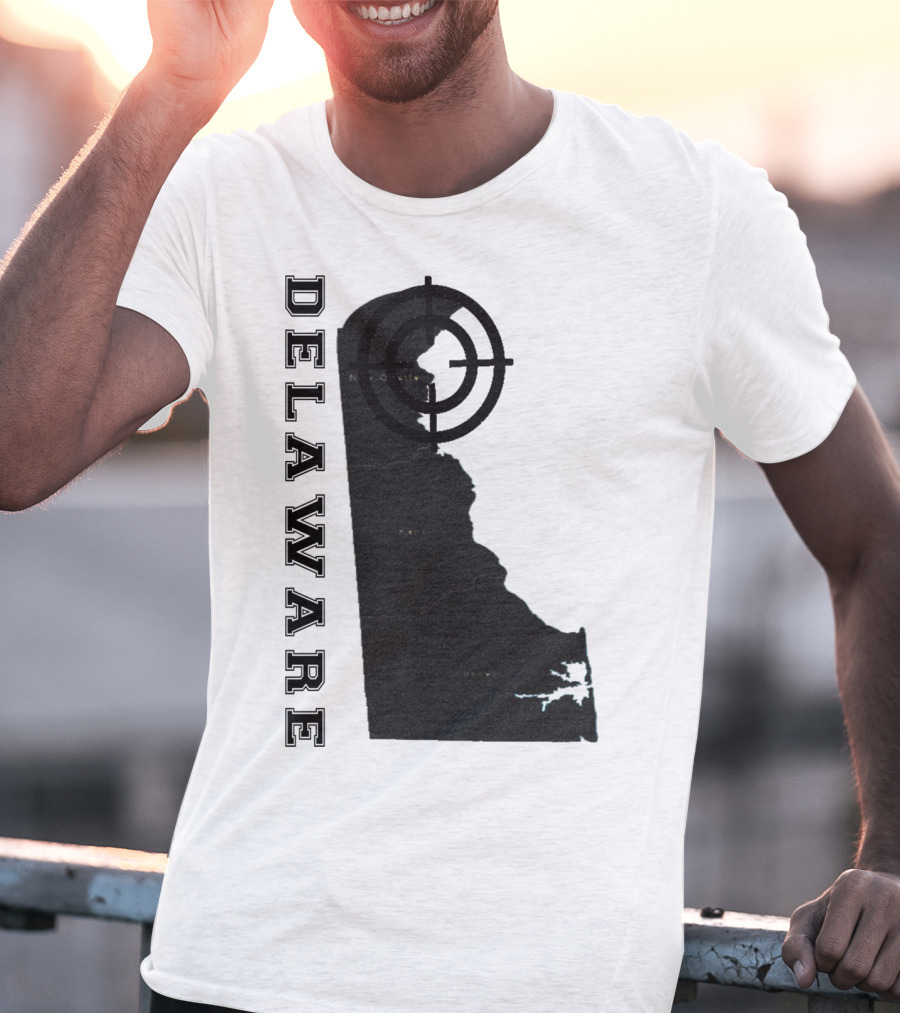 Delaware Maps Vintage Classic Style With Compass Target T-Shirt