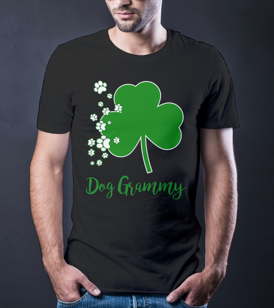 Dog Grammy Irish Shamrock With Paw Prints Best Grandmother's T-Shirt