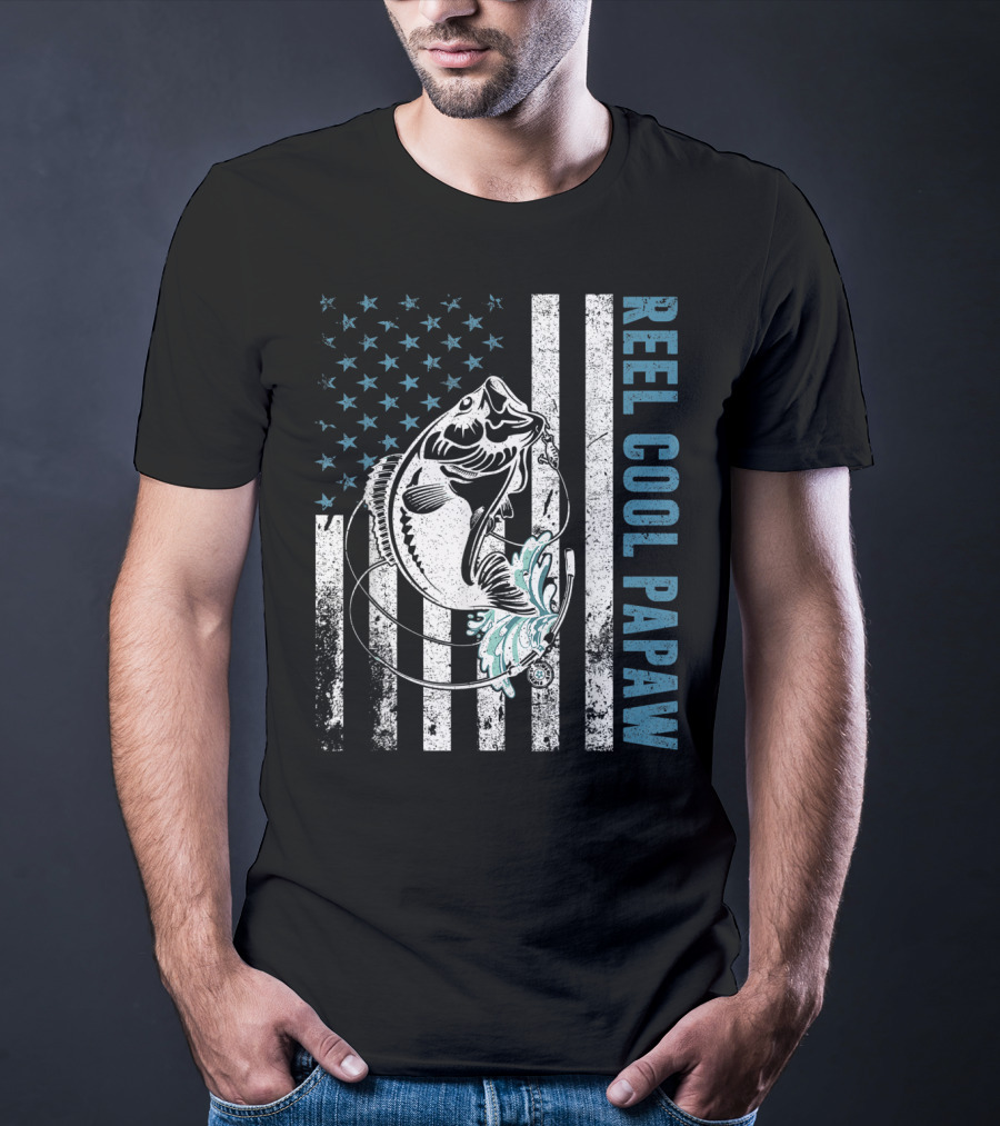 Reel Cool Papaw American Fishing Lovers Patriotic Vintage Bass T-Shirt
