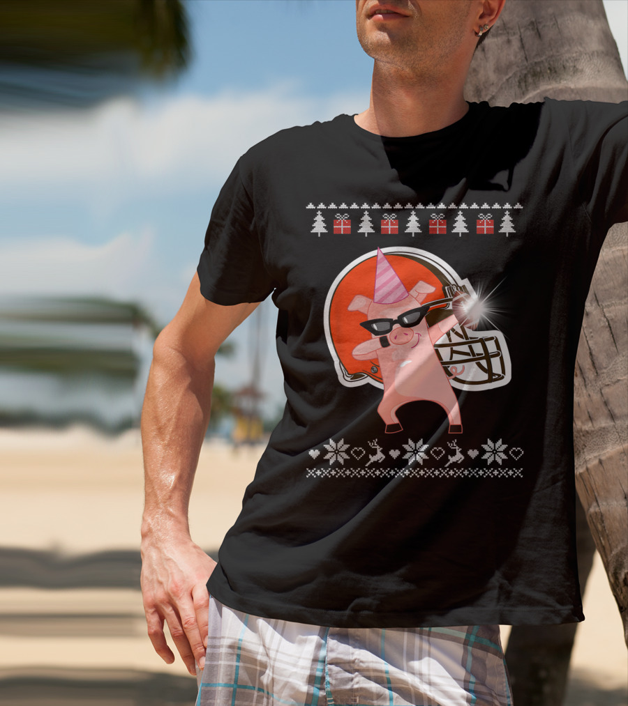 Merry Christmas Pig Dabbing Football Team Santa Hat Sunglasses Christmas Tree Reindeer Snowflakes T-Shirt