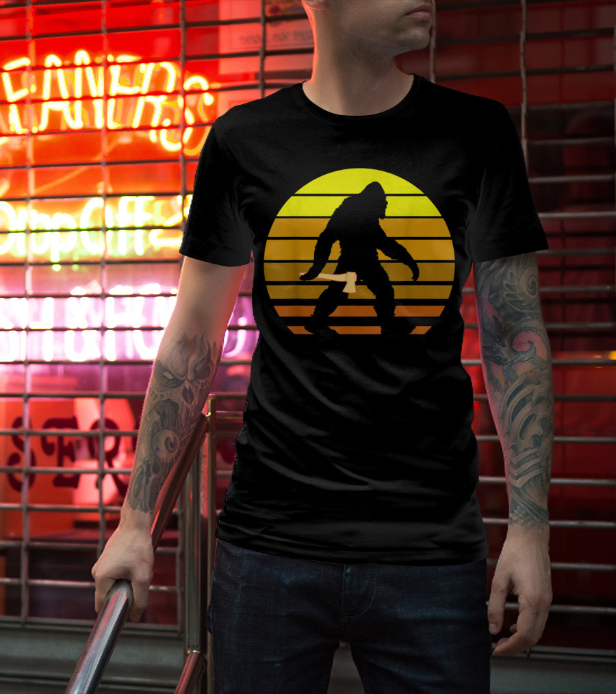 Big Foot Axe Thrower Father's Day Sunset T-Shirt