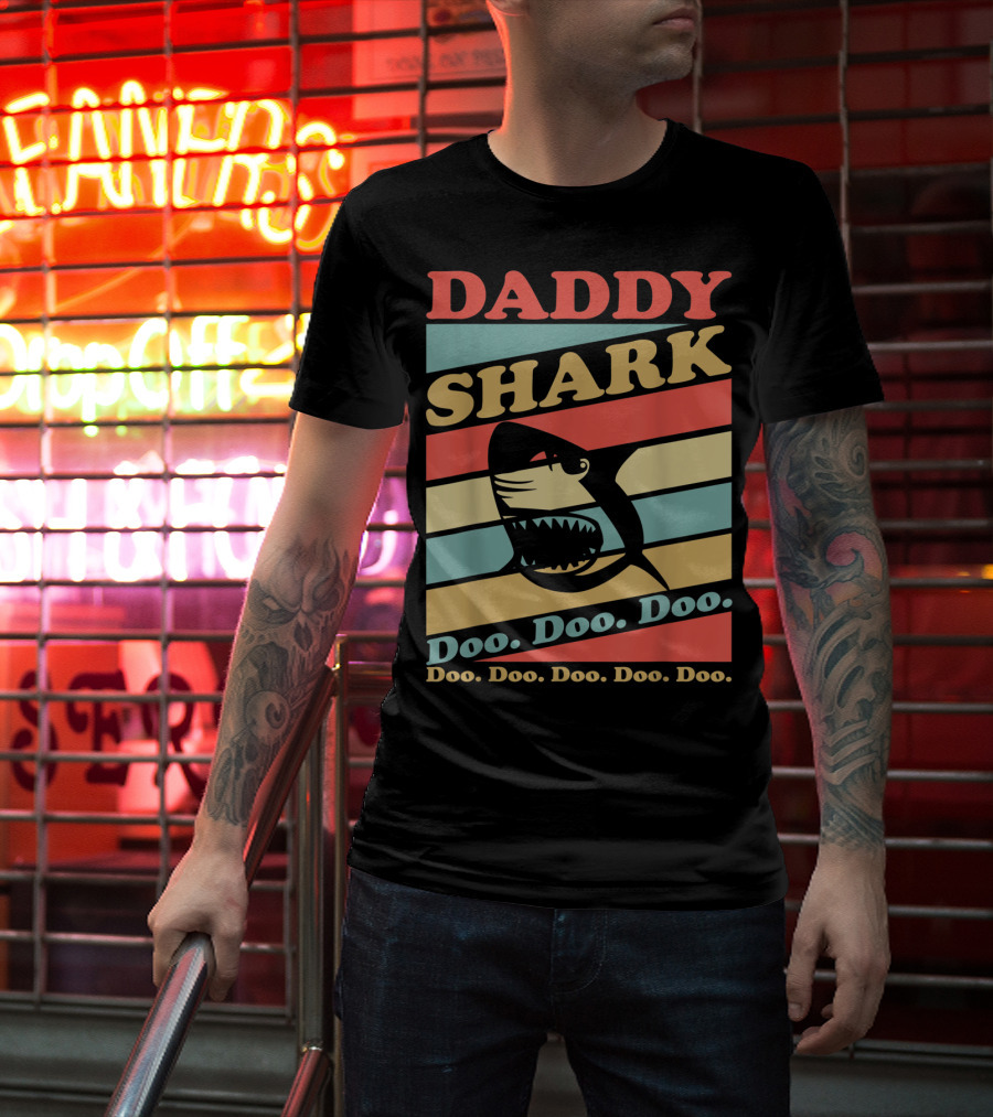 DADDY SHARK Doo Doo Doo Doo Doo Doo Retro Vintage Stripes T-Shirt