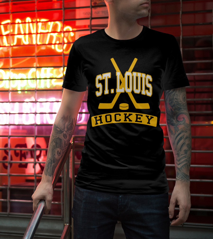 St. Louis Hockey Vintage Crossed Sticks And Puck T-Shirt