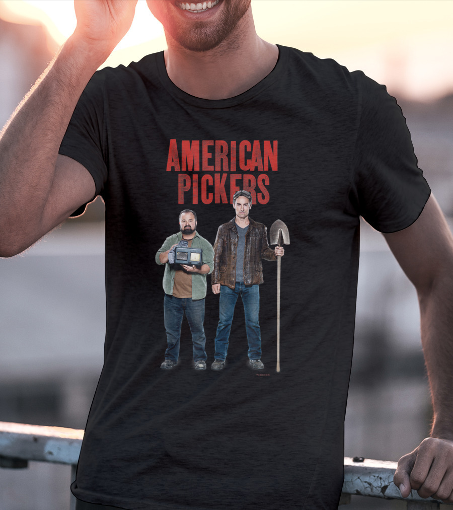 American Pickers Mike Frank Holding Vintage Television And Shovel T-Shirt