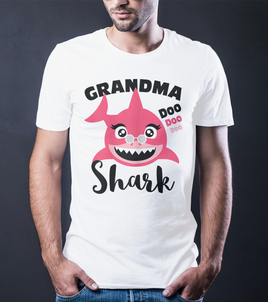Grandma Shark Doo Doo Doo Pink Shark With Glasses T-Shirt