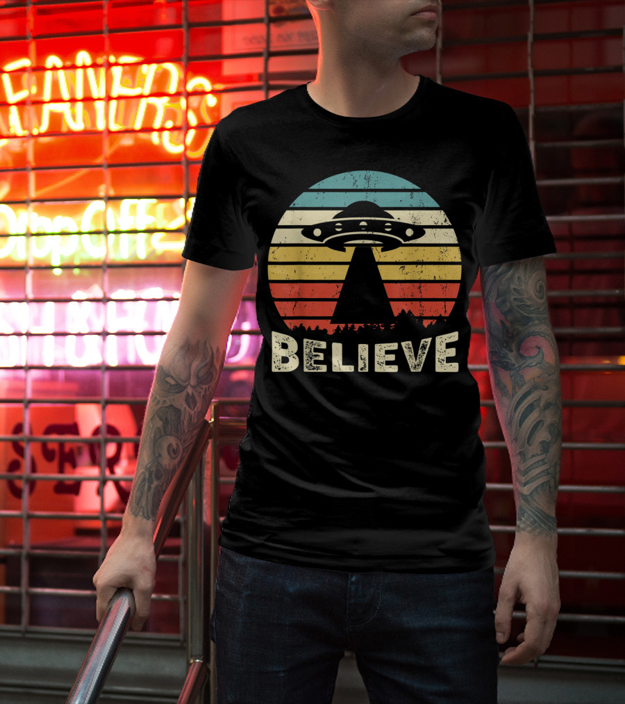 Vintage UFO Hunter Believe I Want To Believe Retro Alien T-Shirt