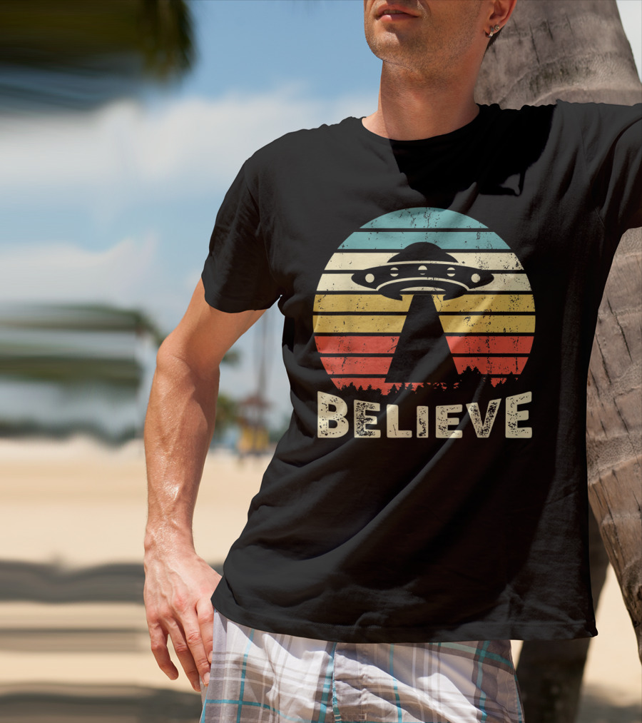 Vintage UFO Hunter Believe I Want To Believe Retro Alien T-Shirt