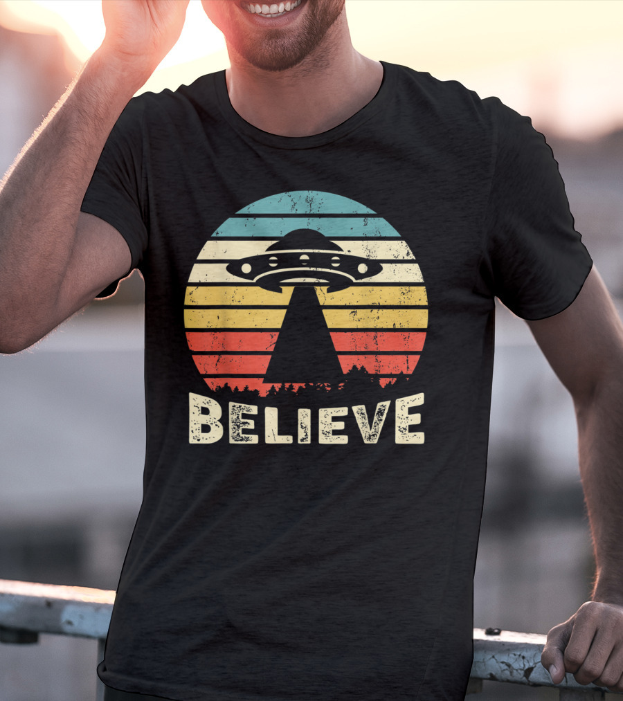 Vintage UFO Hunter Believe I Want To Believe Retro Alien T-Shirt
