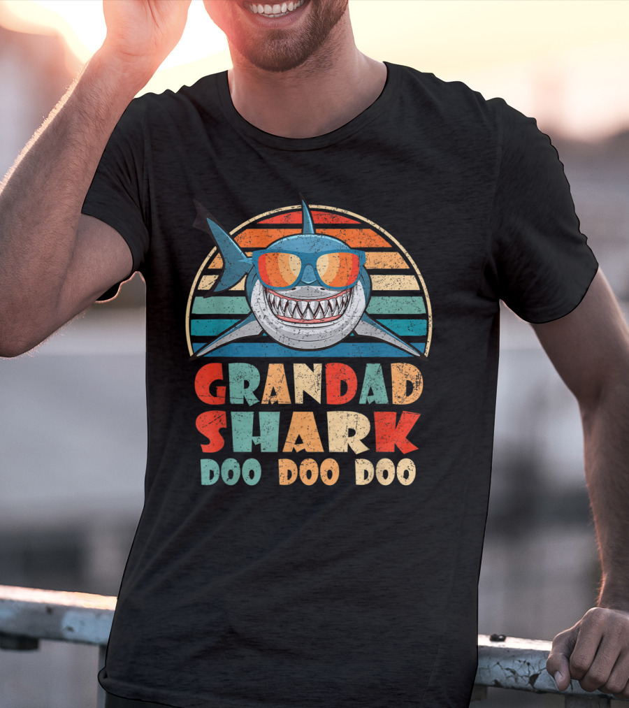 Grandad Shark Doo Doo Doo Vintage Stripes Sunglasses Mens Family Birthday T-Shirt