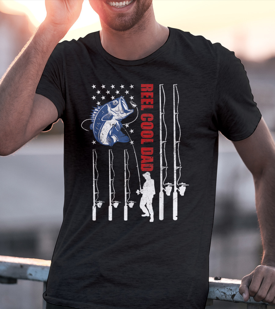 Reel Cool Dad Vintage Fishing USA Flag Mens Fish Rods T-Shirt