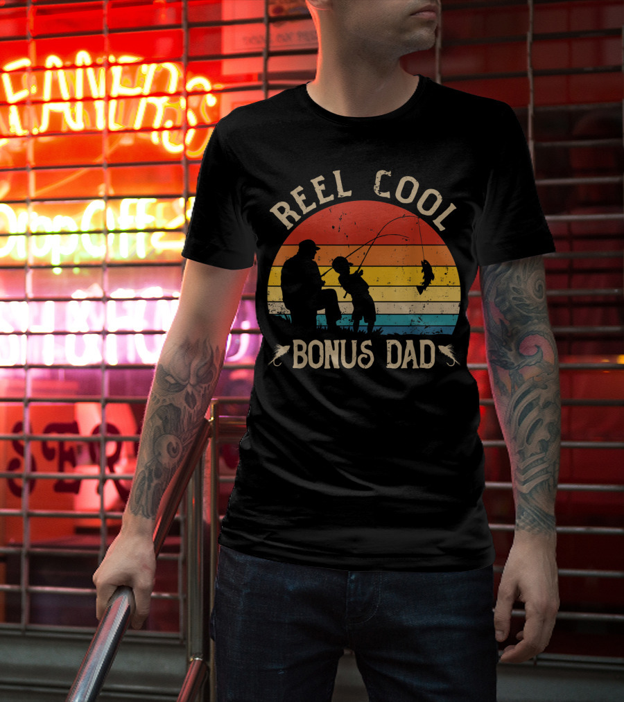Reel Cool Bonus Dad Fishing Vintage Sunset T-Shirt