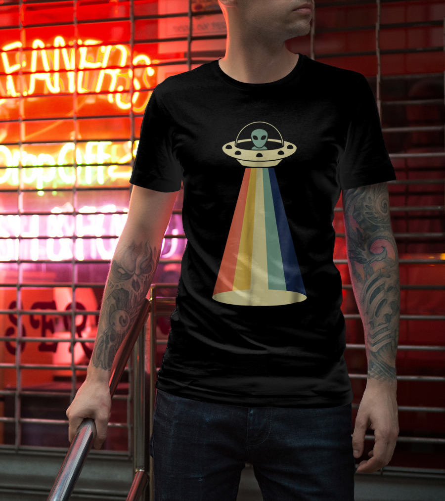 Vintage Alien UFO Rainbow Beams T-Shirt