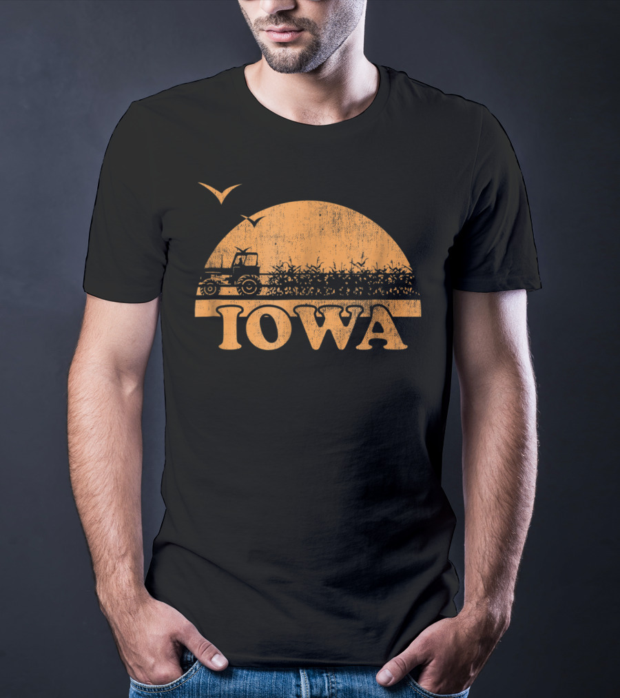 Vintage Iowa 70s 80s Distressed Sunrise Tractor Scene T-Shirt