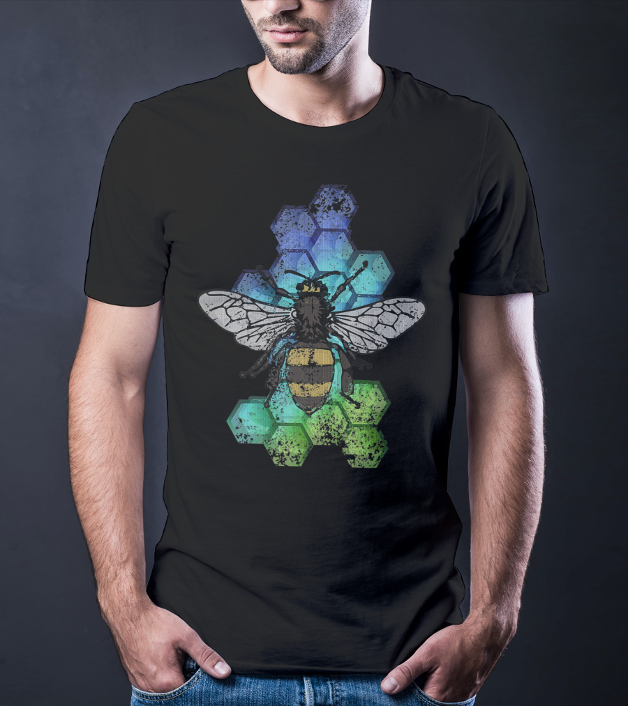 Honey Bee Beekeeping Vintage Naturalist Honeycomb Background T-Shirt