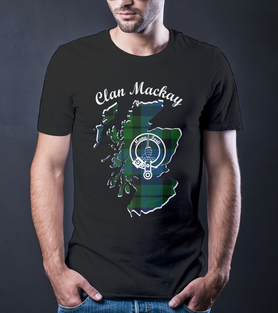 Clan Mackay Scottish Tartan Map Manu Forti Badge T-Shirt