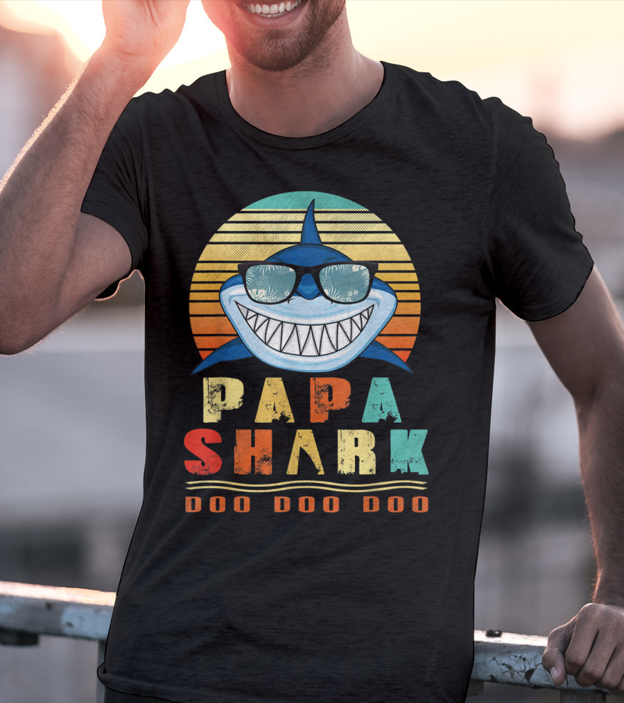 Papa Shark Doo Doo Doo Cool Sunglasses Retro Sunset Vibe T-Shirt