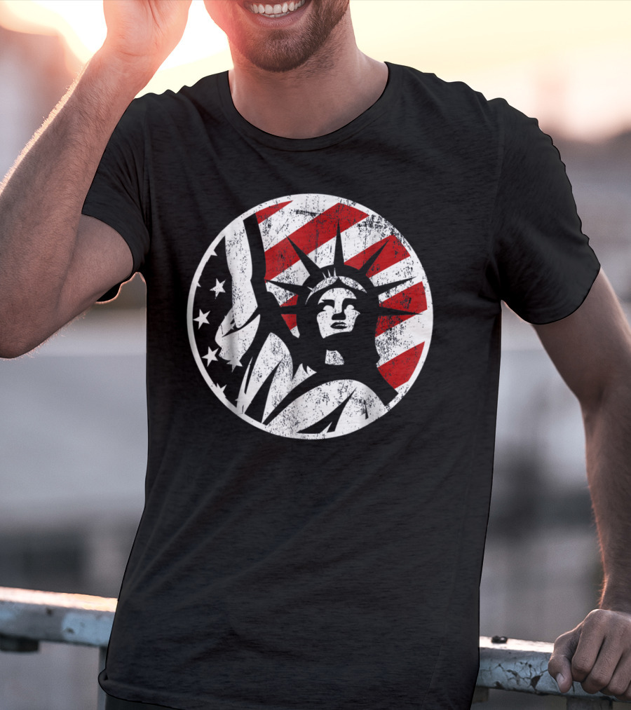 Statue Of Liberty NYC American Flag Circle Stars Stripes T-Shirt