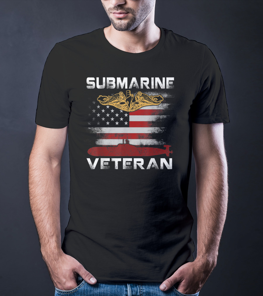 Submarine Veteran American Flag US Navy Vet Emblem T-Shirt