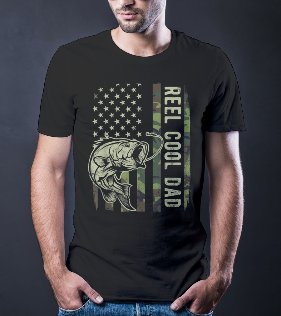Reel Cool Dad Camouflage American Flag Bass Fish Father's Day T-Shirt