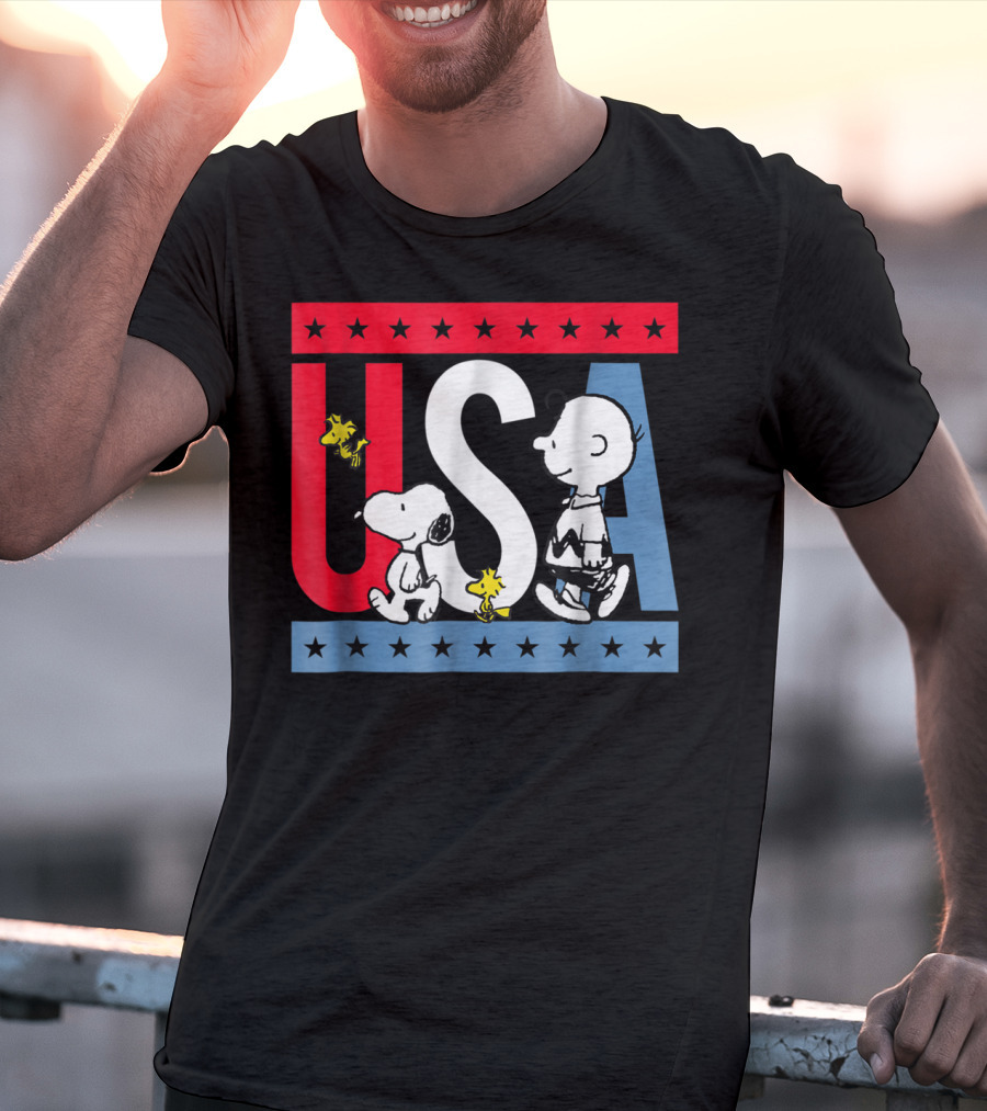 Peanuts Snoopy Woodstock Charlie Brown Red White Blue USA Stars T-Shirt