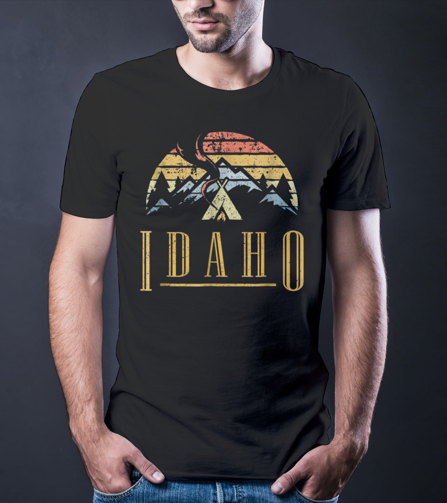 Idaho Vintage Mountains Campfire Retro Camping Scene T-Shirt