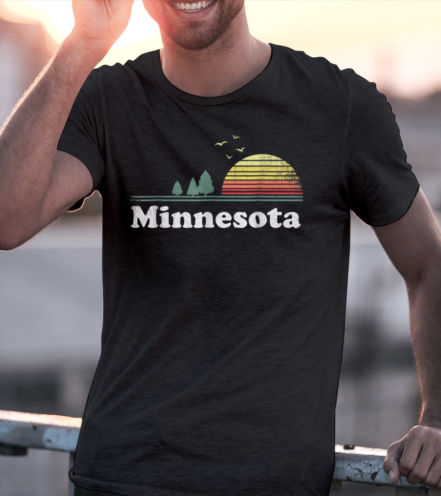 Retro Minnesota Sunset Nature Scene Minnesota Home T-Shirt