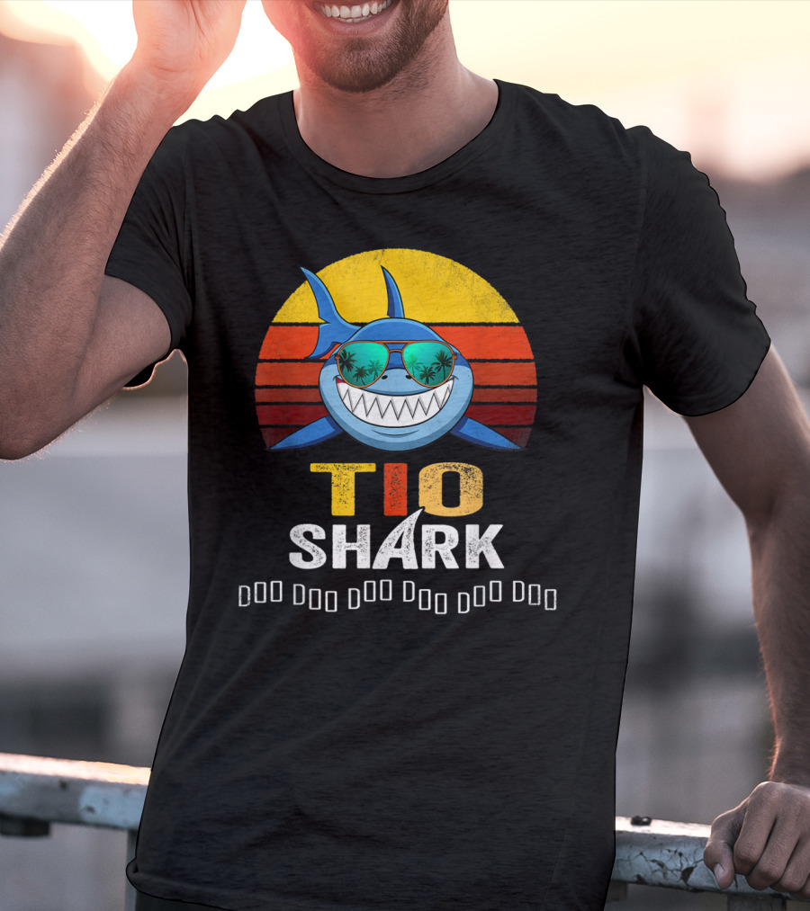 Tio Shark Retro Style Cool Sunglasses And Palm Trees T-Shirt