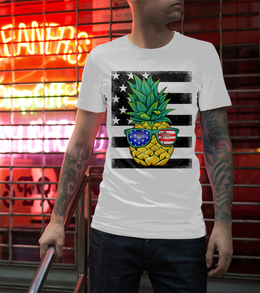 Hawaiian Pineapple With American Flag Sunglasses On Distressed Stars And Stripes Background T-Shirt