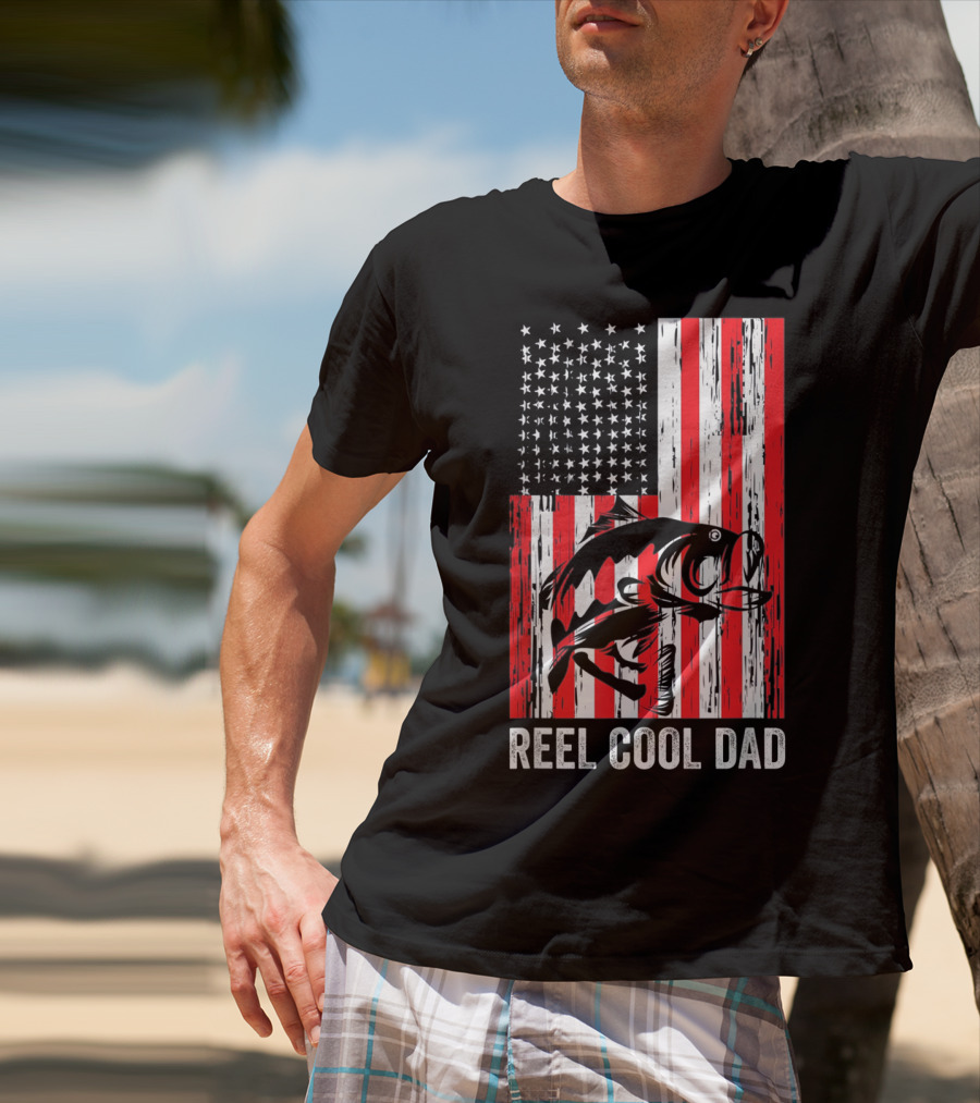 Reel Cool Dad Vintage Fisherman American Flag Father's Day T-Shirt