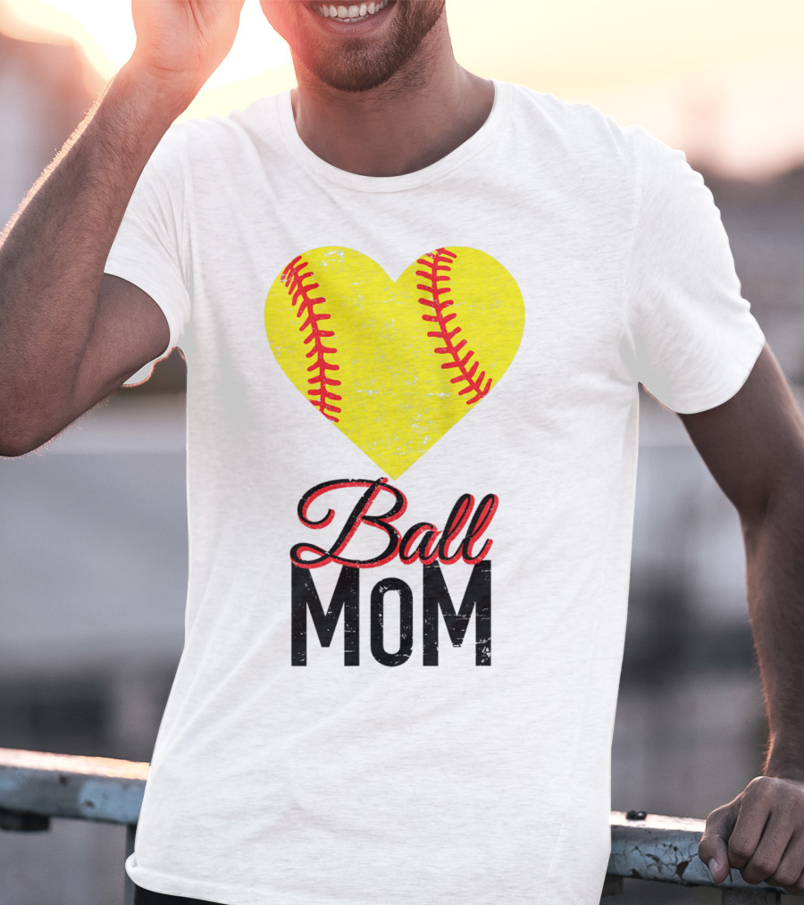 Love Ball Mom Heart Baseball Softball Graph T-Shirt