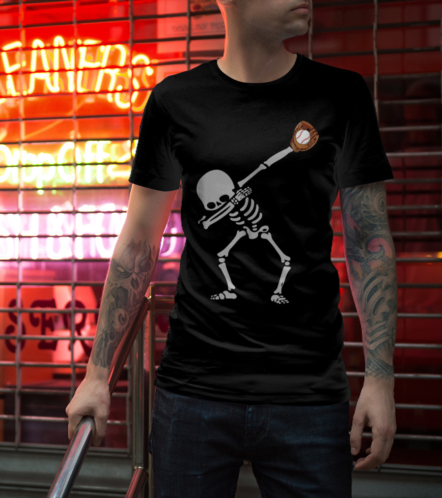 Dabbing Skeleton Catching Baseball Halloween T-Shirt